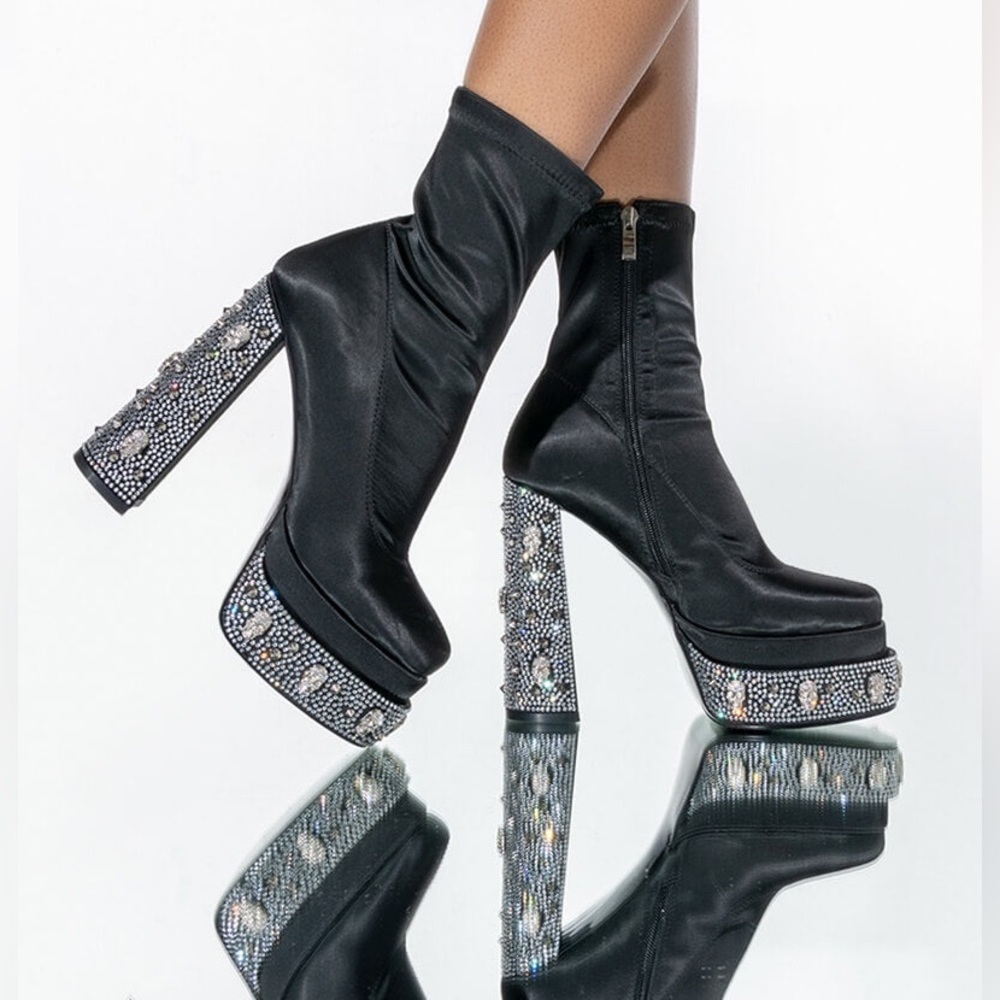 AZALEA WANG | DIAMOND SKULL CHUNKY PLATFORM BOOT size 11